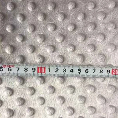 Svetlosivá tkanina z fleecovej textílie